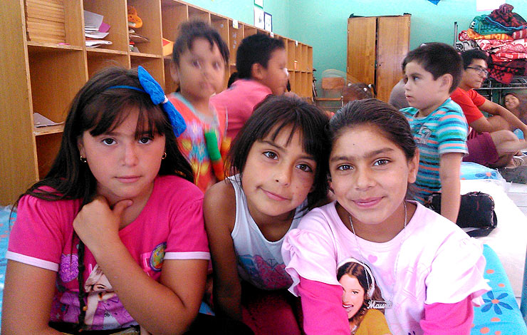 Los monos de Novasur divirtieron y acompañaron a niños de Techo Antofagasta